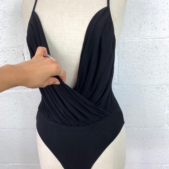 Kimchi Blue Sz S Black Body Suit, Deep V-Neck. - Picture 2 of 8